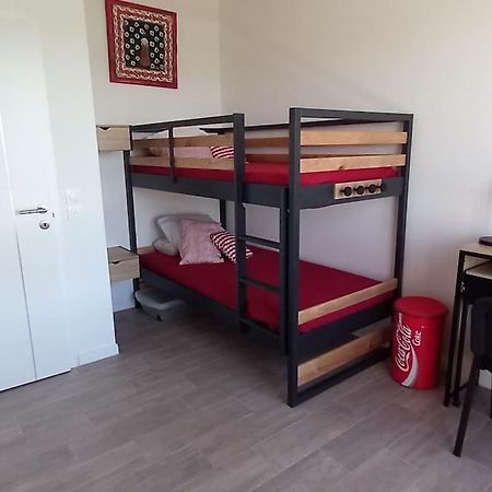 Appartement Climatise Au Coeur De La Provence Lac Et Parcs D'Attractions 10Mn Avignon Монтё Экстерьер фото